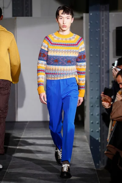 Look 14